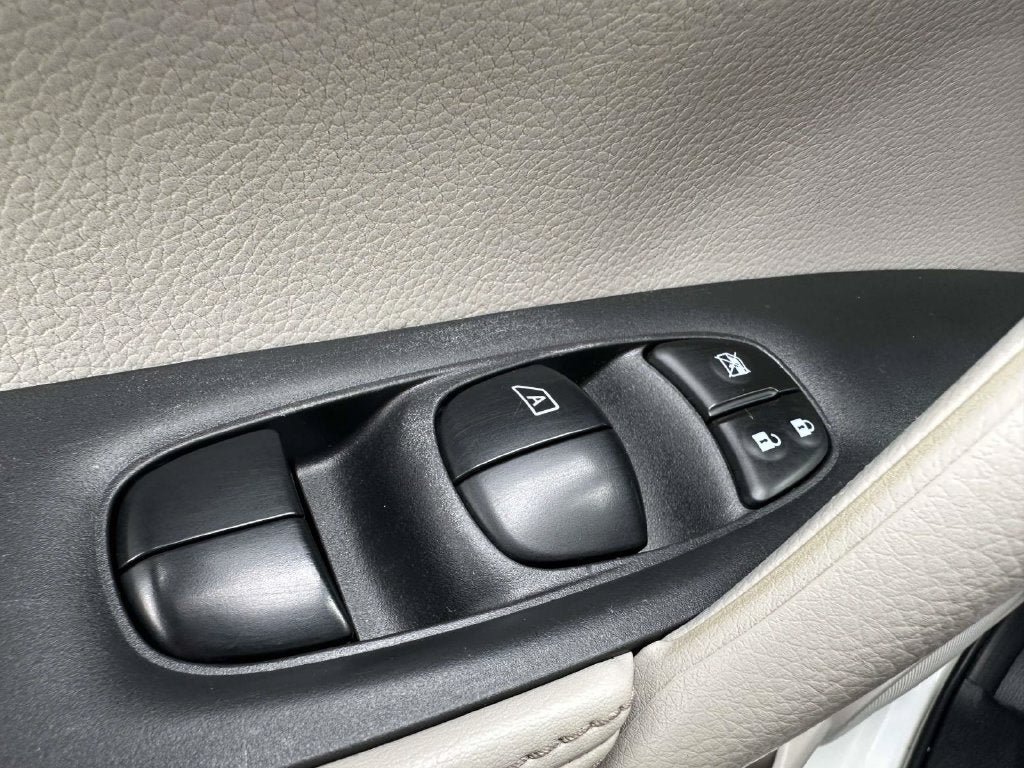 Used 2020 Nissan Rogue Sport SV AWD/4WD image 33