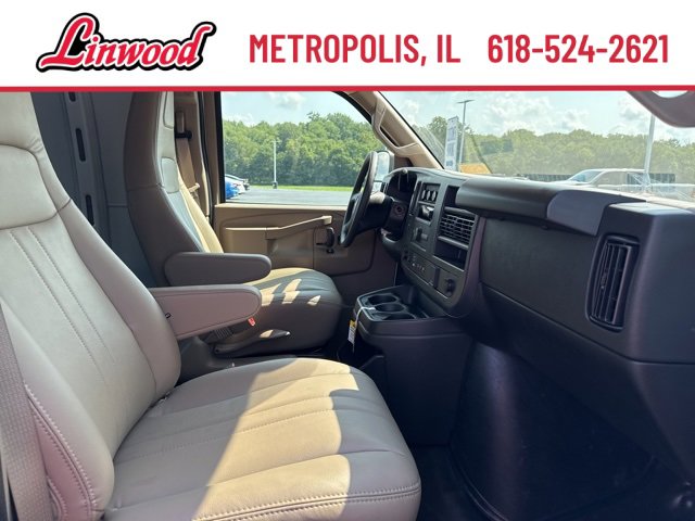 New 2025 GMC Savana 2500 w/ Driver Convenience Package image 9