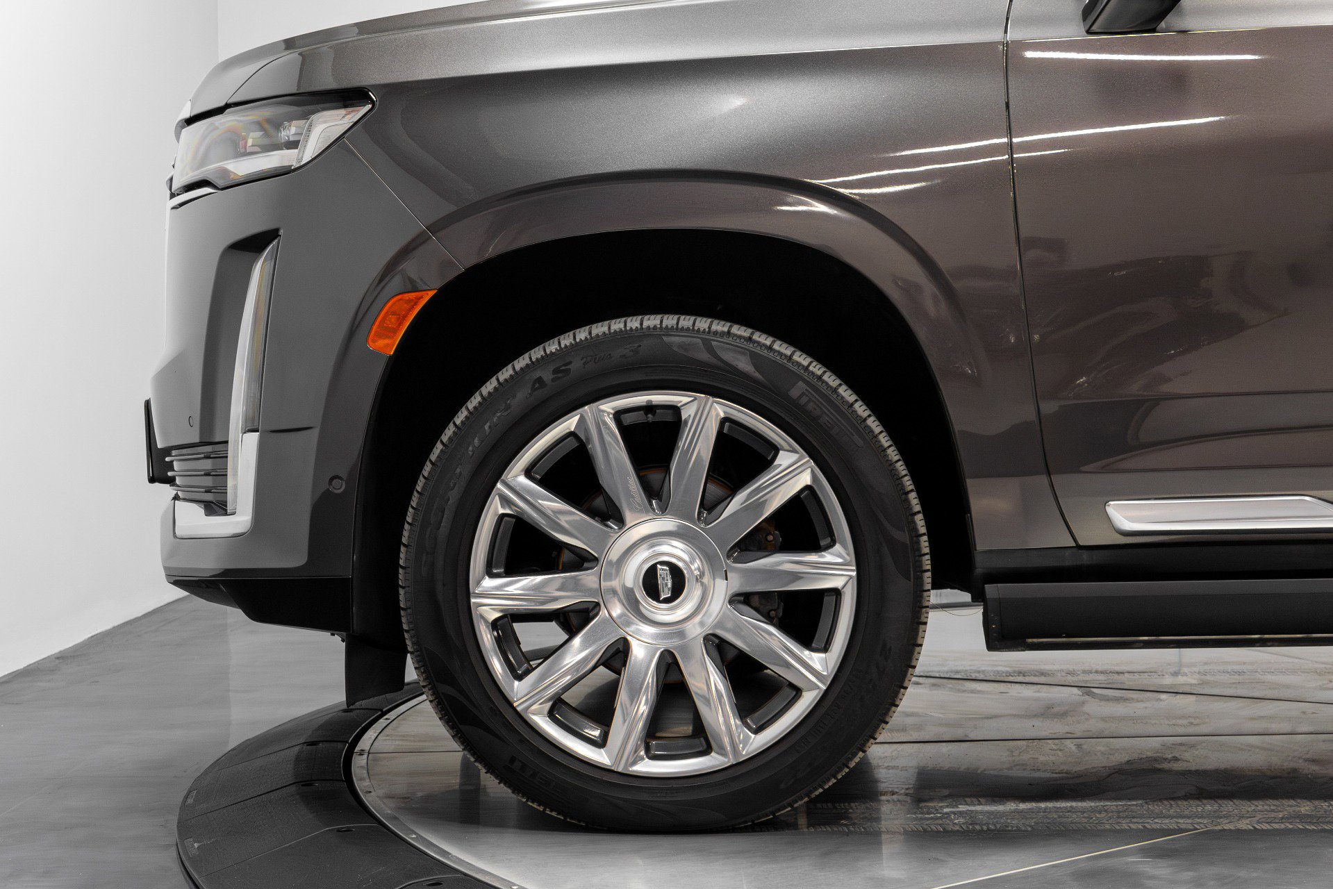 Used 2021 Cadillac Escalade ESV Premium Luxury Platinum w/ Heavy-Duty Trailer Package image 37