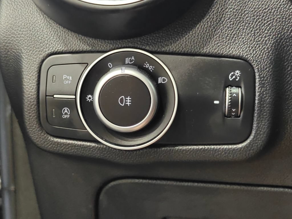 Used 2018 Alfa Romeo Stelvio AWD w/ Cold Weather Package image 35
