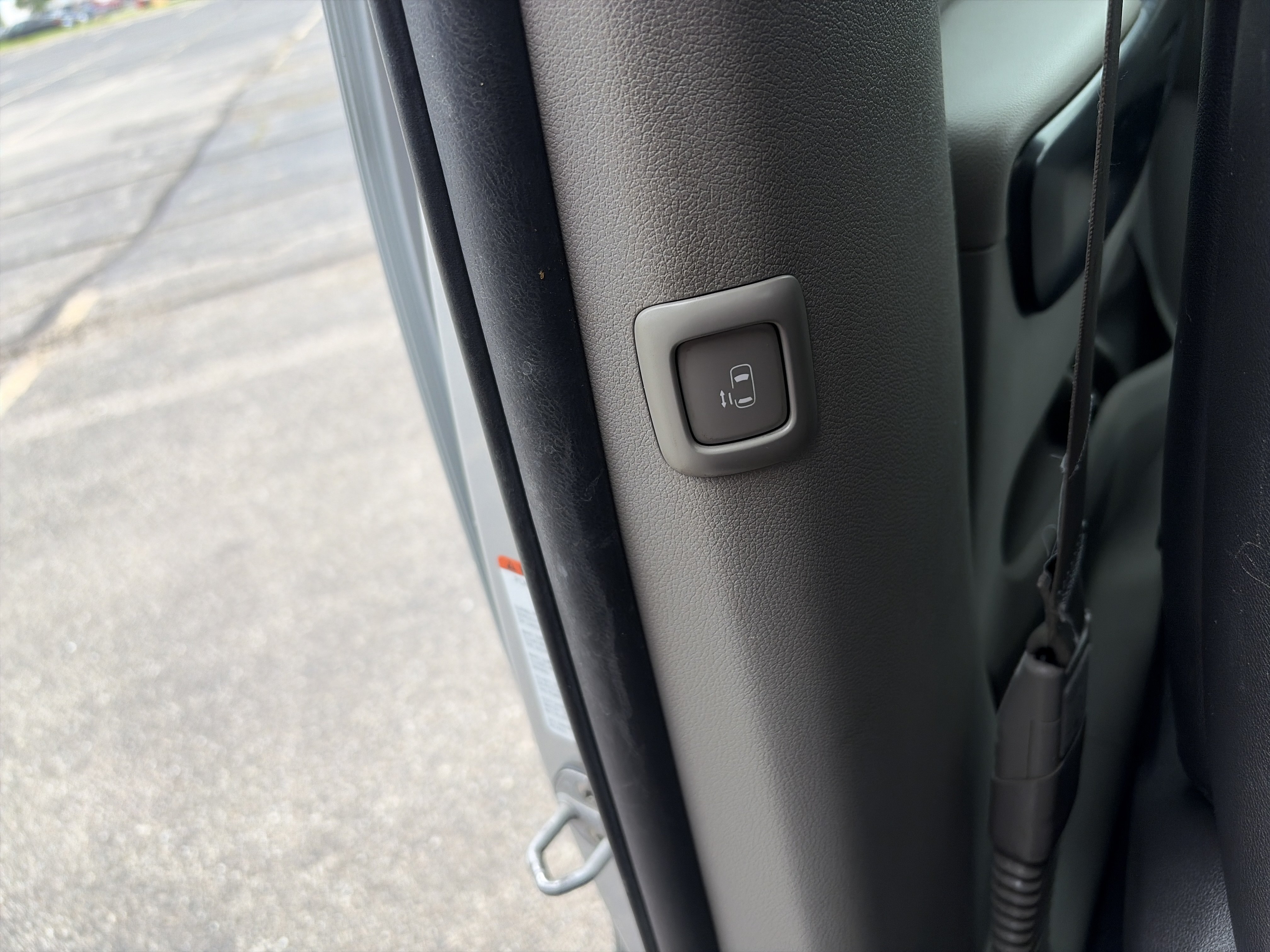 Used 2017 Kia Sedona LX w/ LX Essentials Premium Package FWD image 13