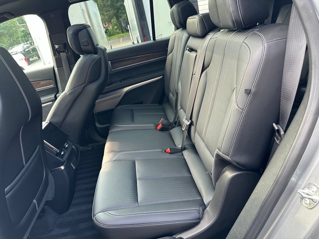 Certified 2026 Cadillac Vistiq Luxury AWD/4WD image 26