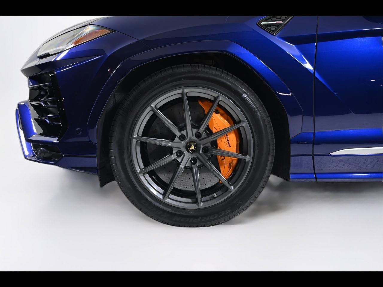 Used 2020 Lamborghini Urus AWD/4WD image 32