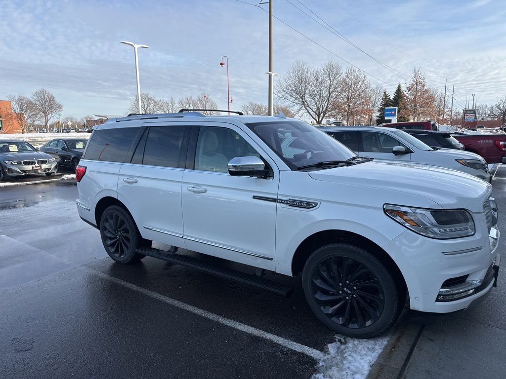 Used 2020 Lincoln Navigator Black Label w/ Cargo Convenience Package image 2