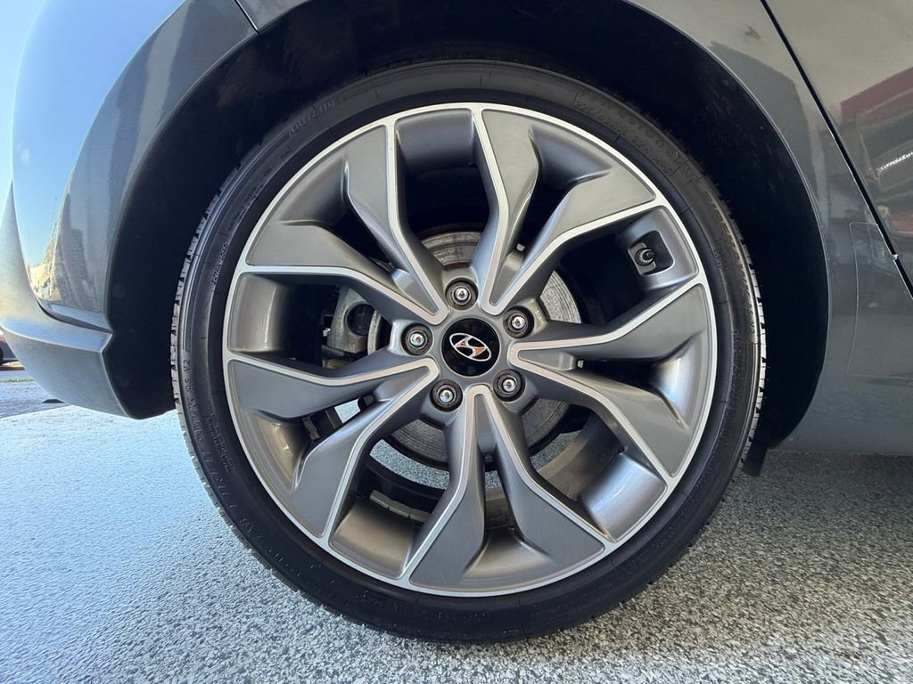 Used 2019 Hyundai Elantra GT N Line FWD image 39