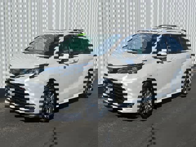 Used 2025 Toyota Sienna XLE w/ XLE Plus Package
