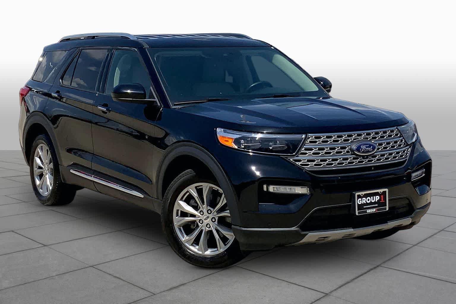Used 2023 Ford Explorer Limited AWD/4WD image 3