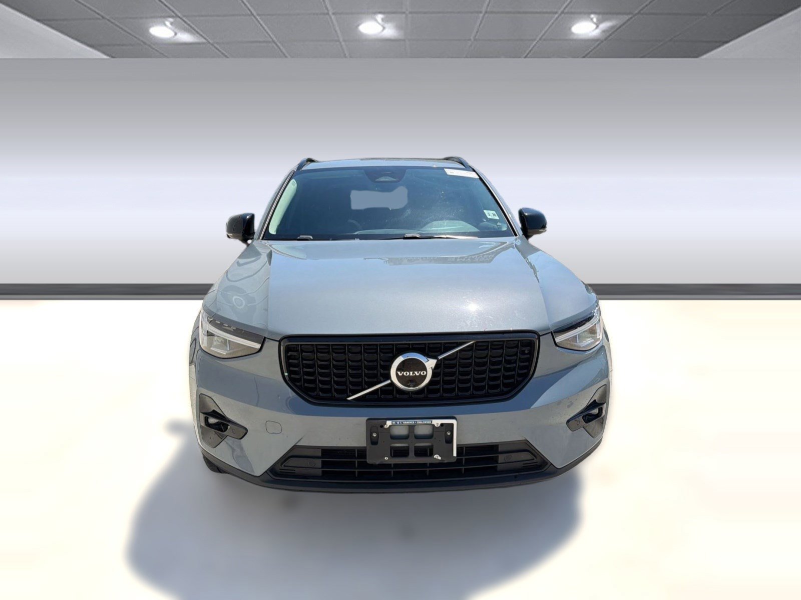 Used 2023 Volvo XC40 B5 Plus w/ Driver Assist Package AWD/4WD image 5