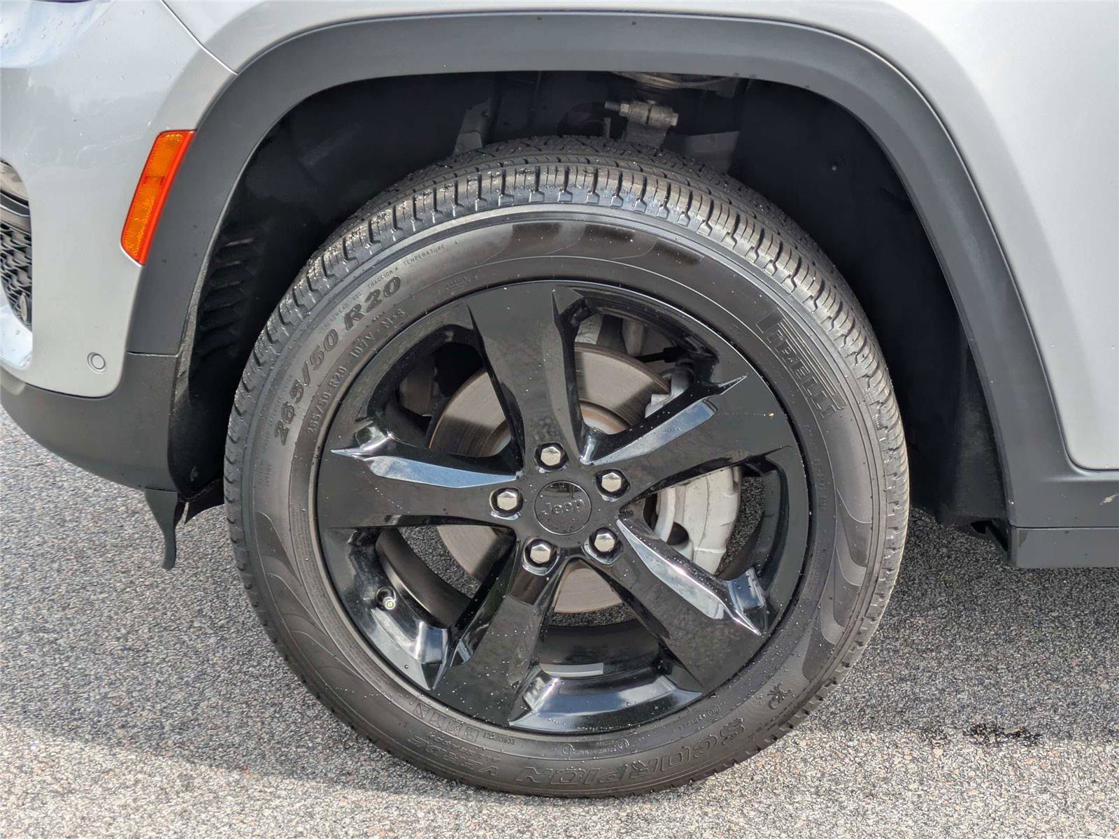 Used 2024 Jeep Grand Cherokee Limited w/ Luxury Tech Group II AWD/4WD image 14