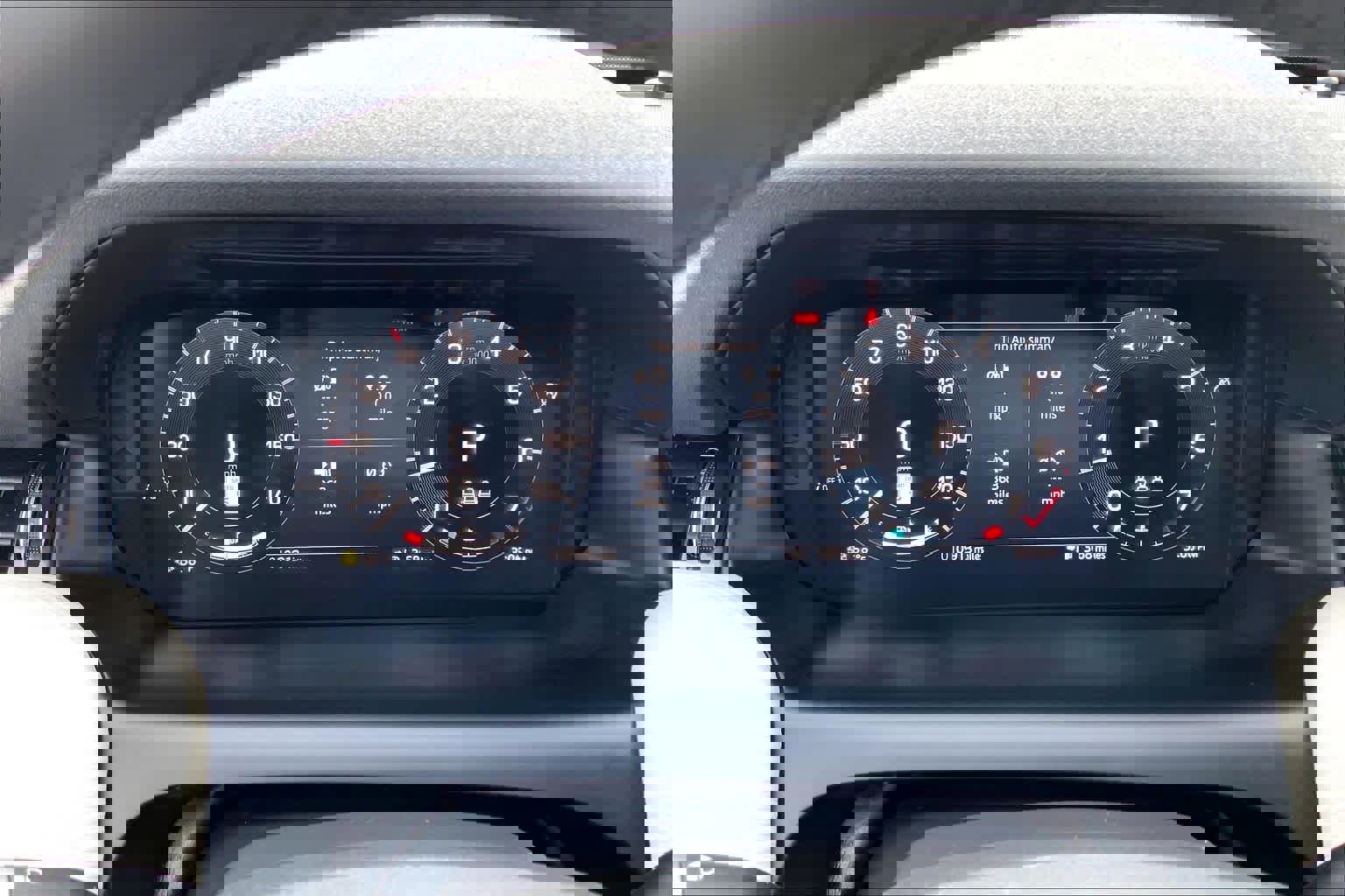 Certified 2025 Land Rover Discovery Sport Dynamic SE image 24