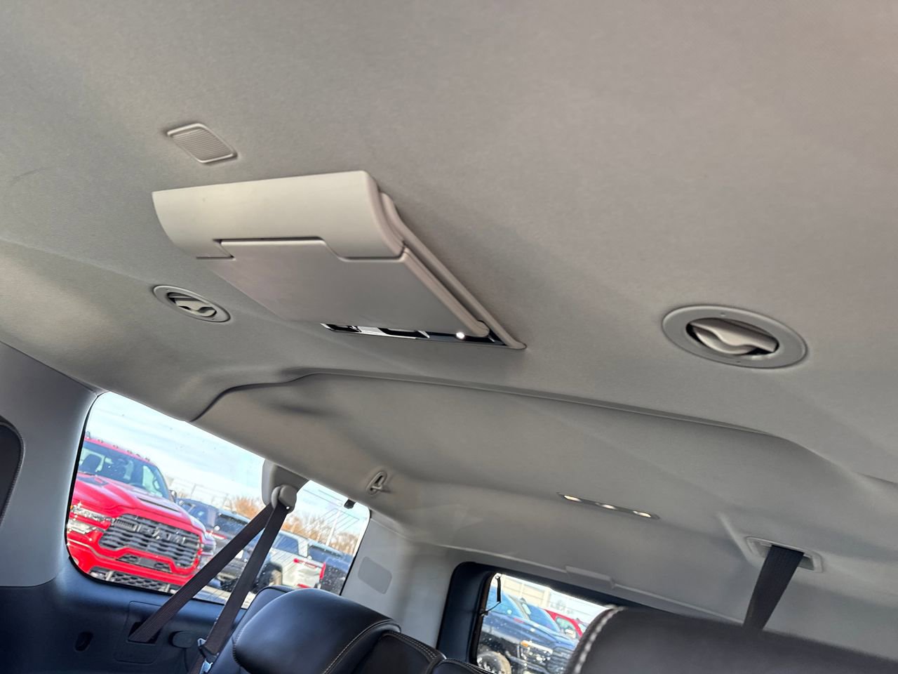 Used 2015 GMC Yukon XL Denali w/ Premium Package image 18