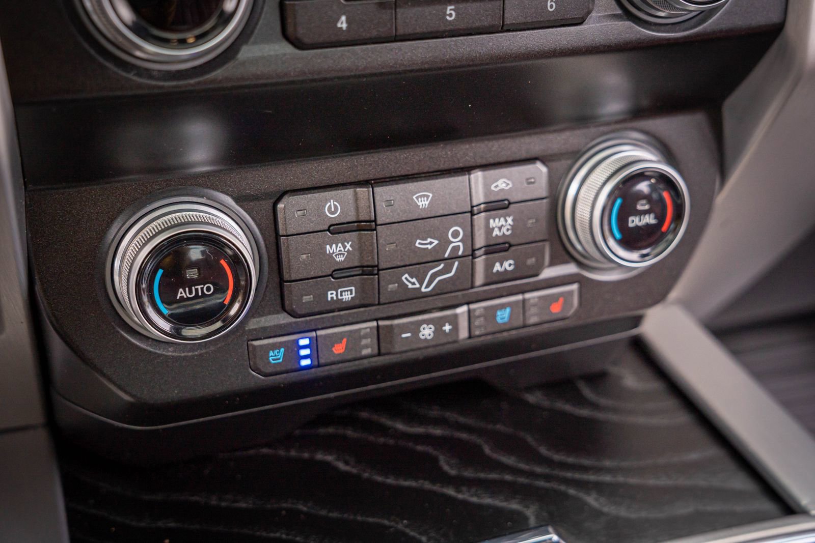 Used 2019 Ford F250 Platinum w/ Platinum Ultimate Package image 24