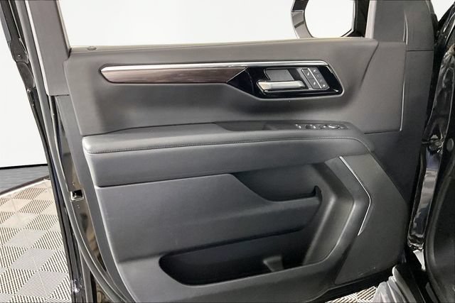 Used 2025 Chevrolet Tahoe LT AWD/4WD image 19