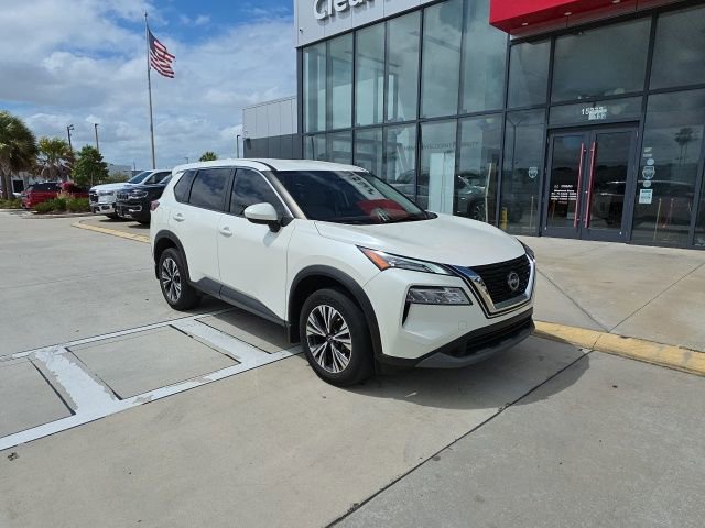 Used 2023 Nissan Rogue SV image 2