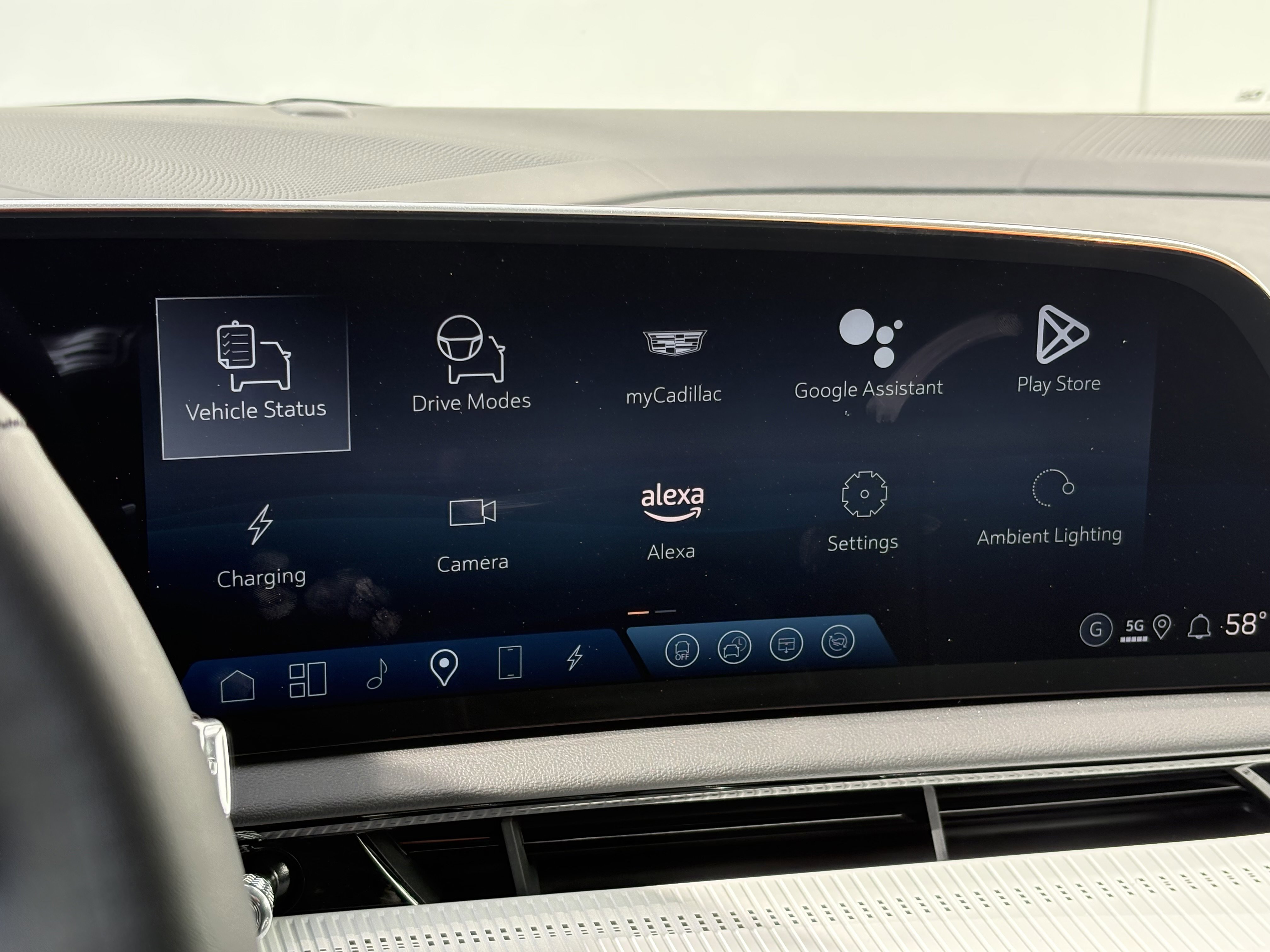 New 2025 Cadillac Optiq Sport 1 image 23