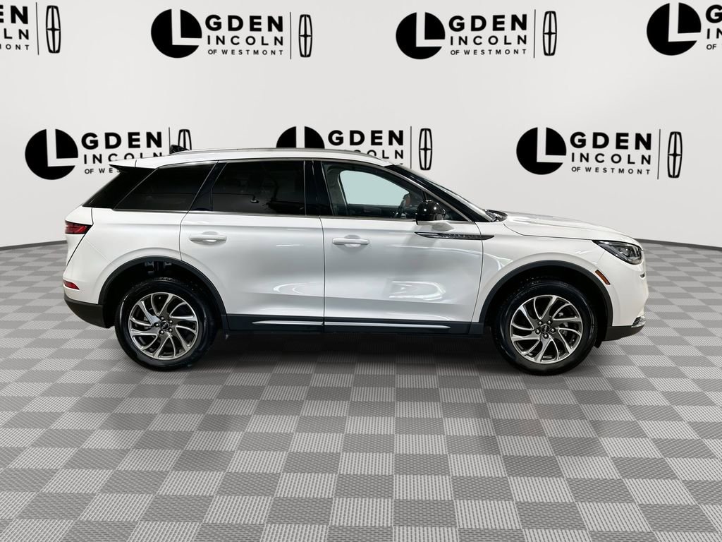 Certified 2022 Lincoln Corsair AWD w/ Equipment Group 101A image 9