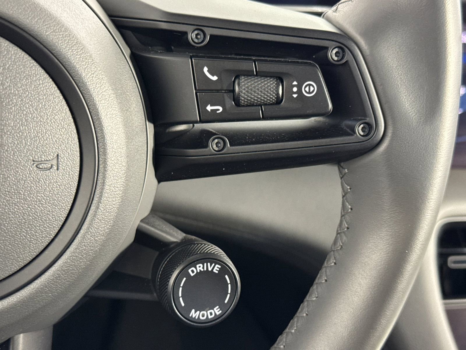 Certified 2024 Porsche Taycan 4S AWD/4WD image 29