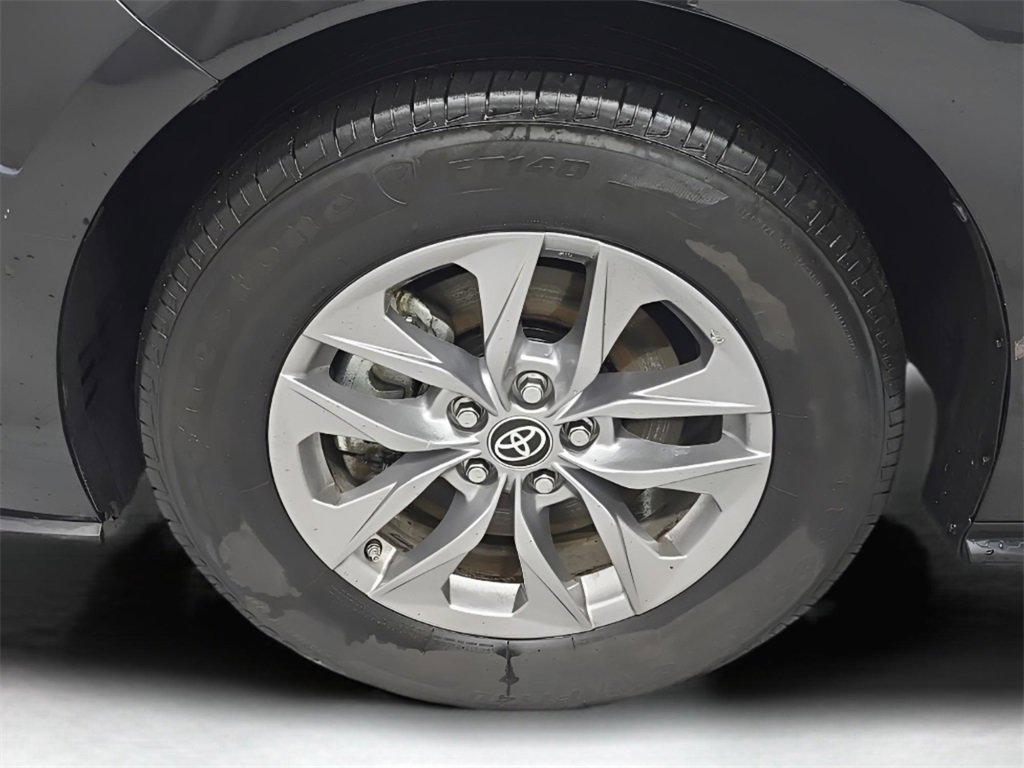 Used 2024 Toyota Sienna LE image 31