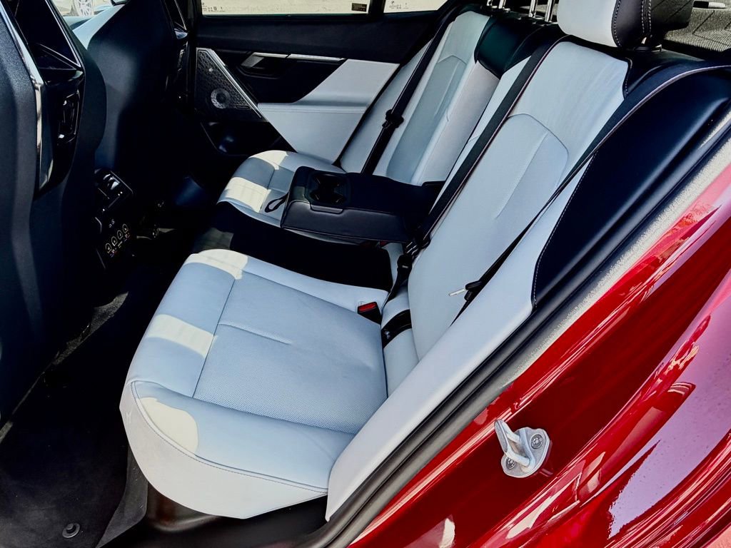 Used 2026 BMW M5 w/ Carbon Package image 31