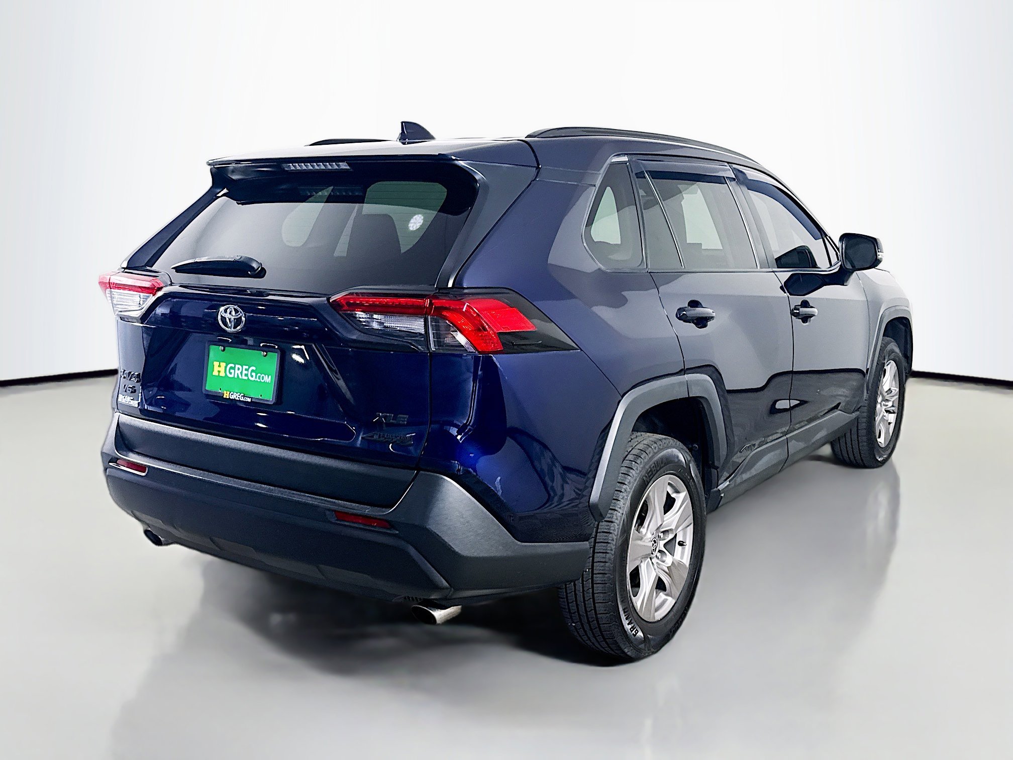 Used 2022 Toyota RAV4 XLE w/ Convenience Package image 10