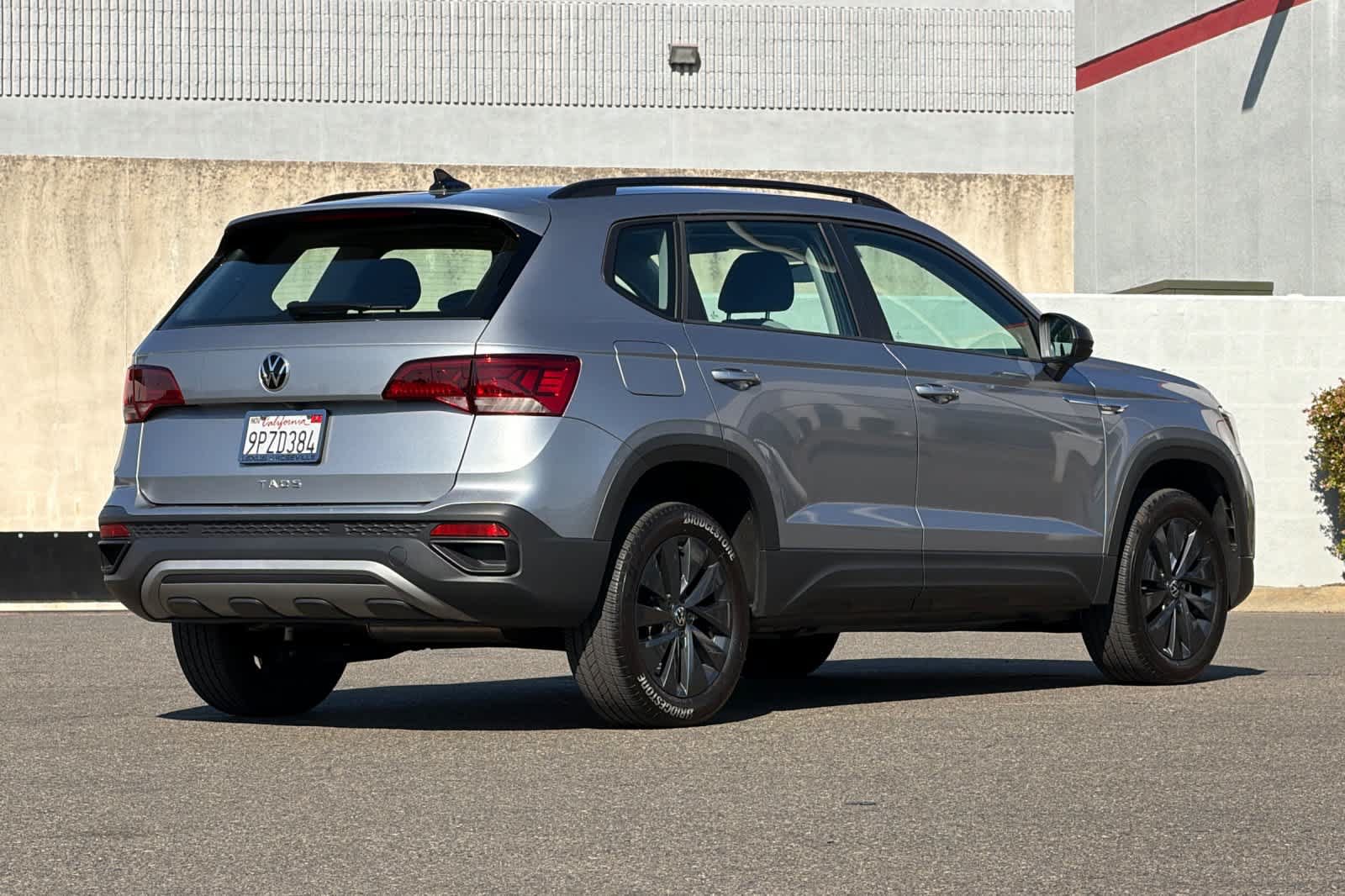 Used 2024 Volkswagen Taos S FWD image 2