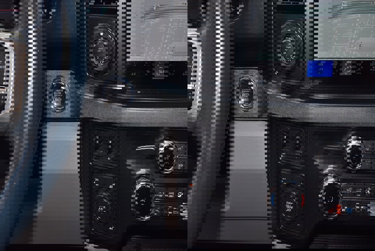 Used 2024 Ford F350 Limited image 30