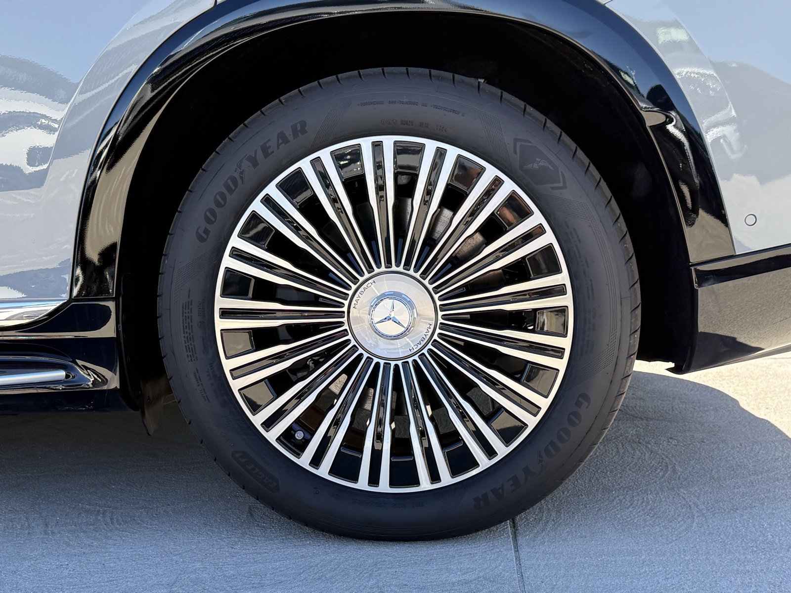 New 2025 Mercedes-Benz Maybach EQS 680 4MATIC image 14