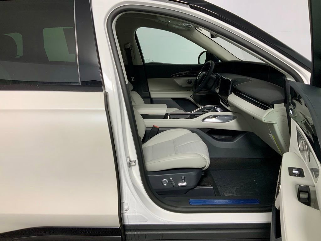 New 2026 Lincoln Nautilus Reserve image 37