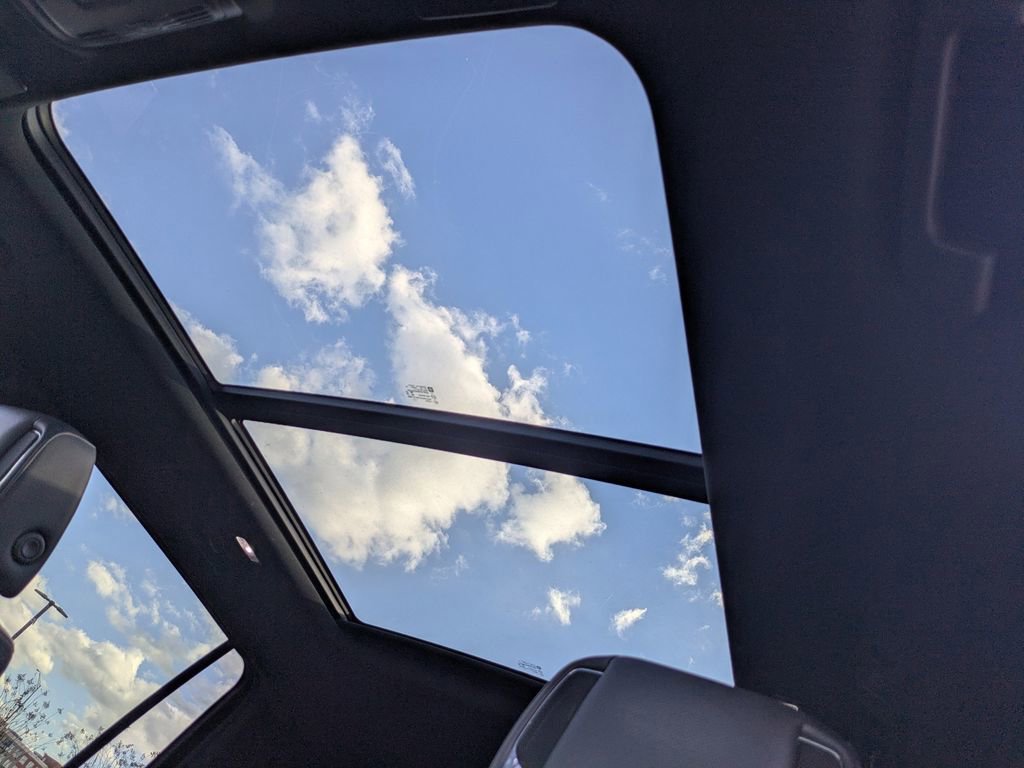 Used 2021 Cadillac Escalade ESV Premium Luxury w/ LPO, Radiant Package image 25