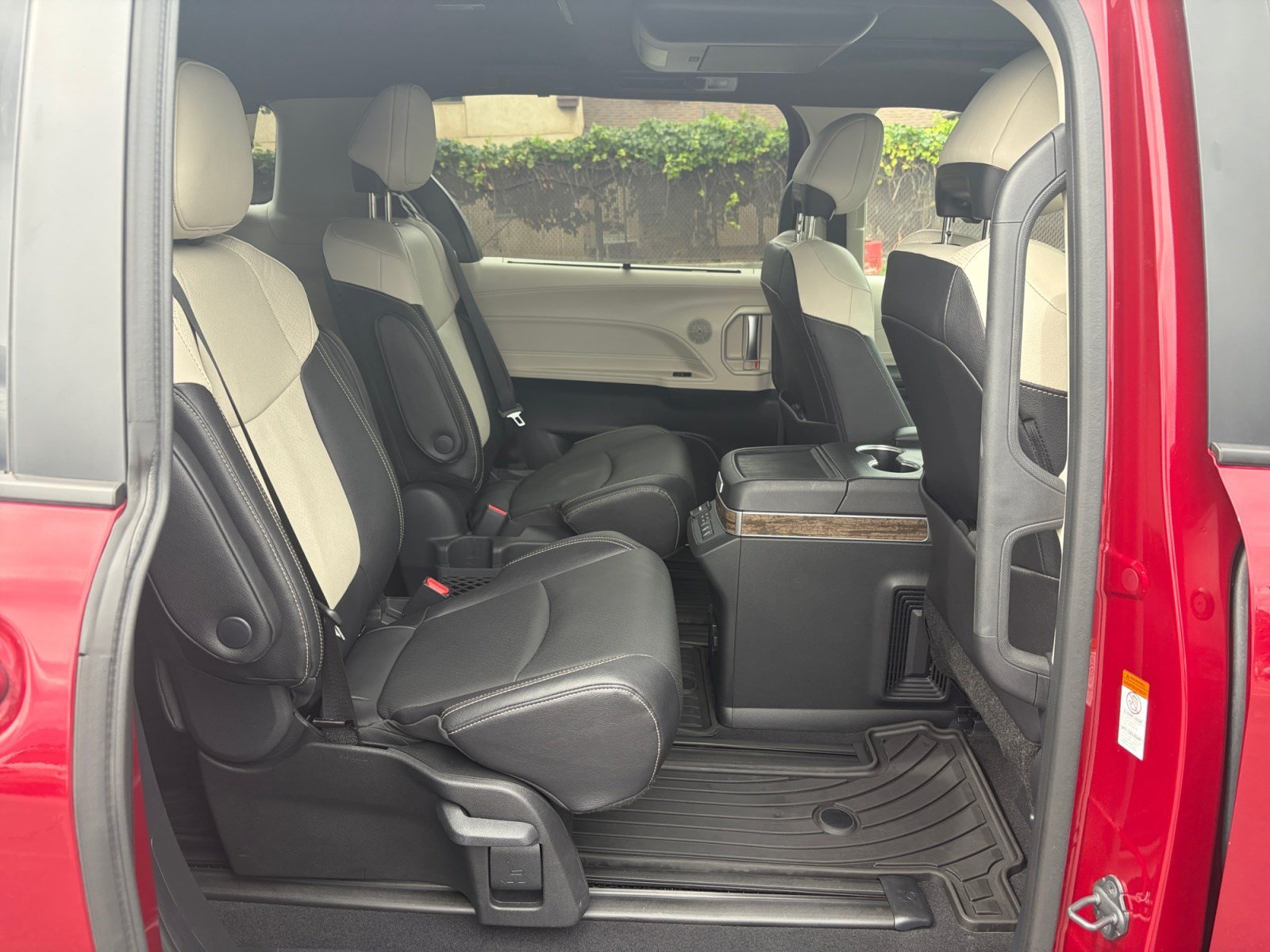 Used 2026 Toyota Sienna Platinum AWD/4WD image 29