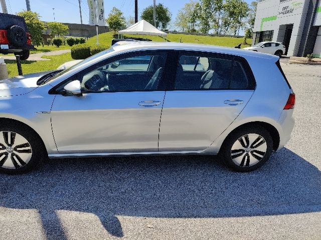 Used 2016 Volkswagen e-Golf SEL Premium FWD image 7