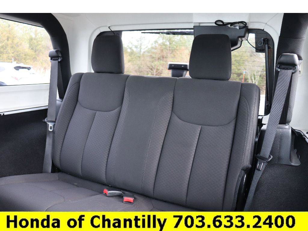 Used 2018 Jeep Wrangler Sport w/ Connectivity Group image 18