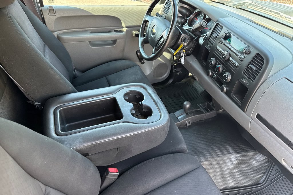 Used 2014 Chevrolet Silverado 2500 W/T AWD/4WD image 15
