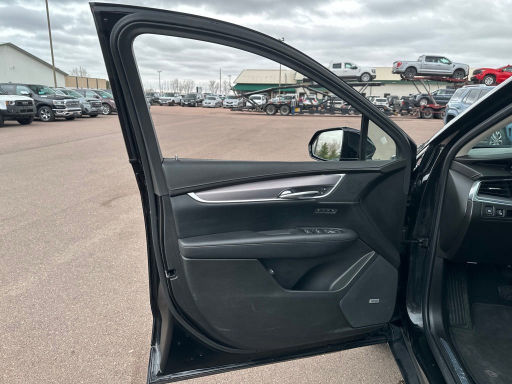 Used 2019 Cadillac XT5 Luxury image 11