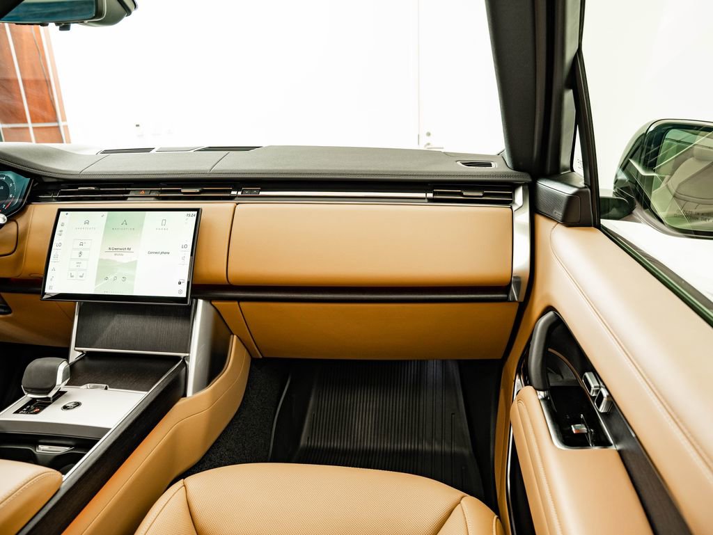 New 2026 Land Rover Range Rover Long Wheelbase SE AWD/4WD image 45