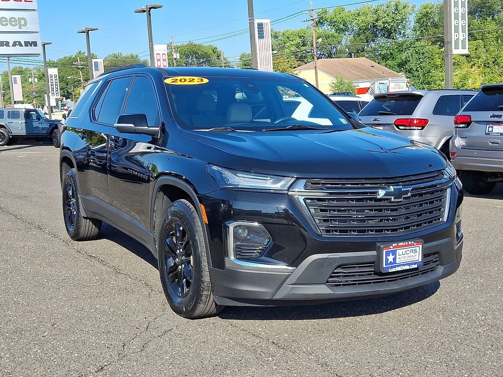 Used 2023 Chevrolet Traverse LS w/ Midnight/Sport Edition image 2