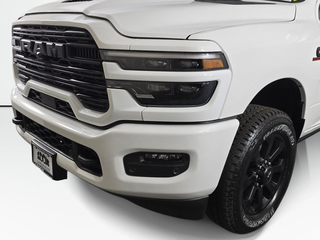 New 2026 RAM 2500 Laramie AWD/4WD image 13