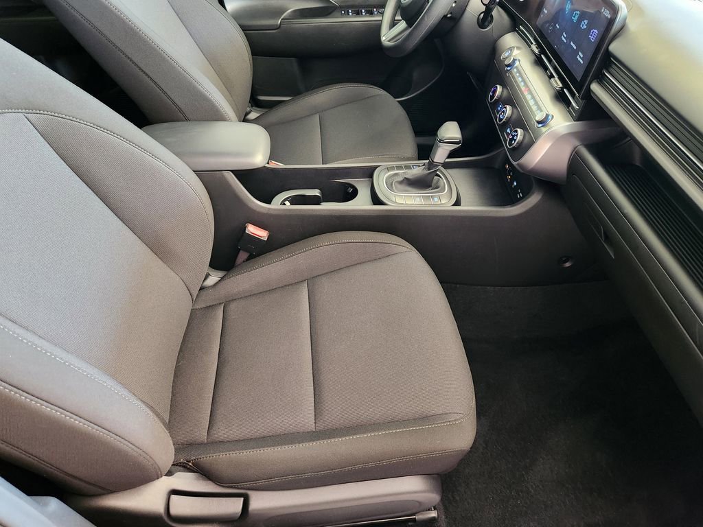 Certified 2025 Hyundai Kona SE image 13