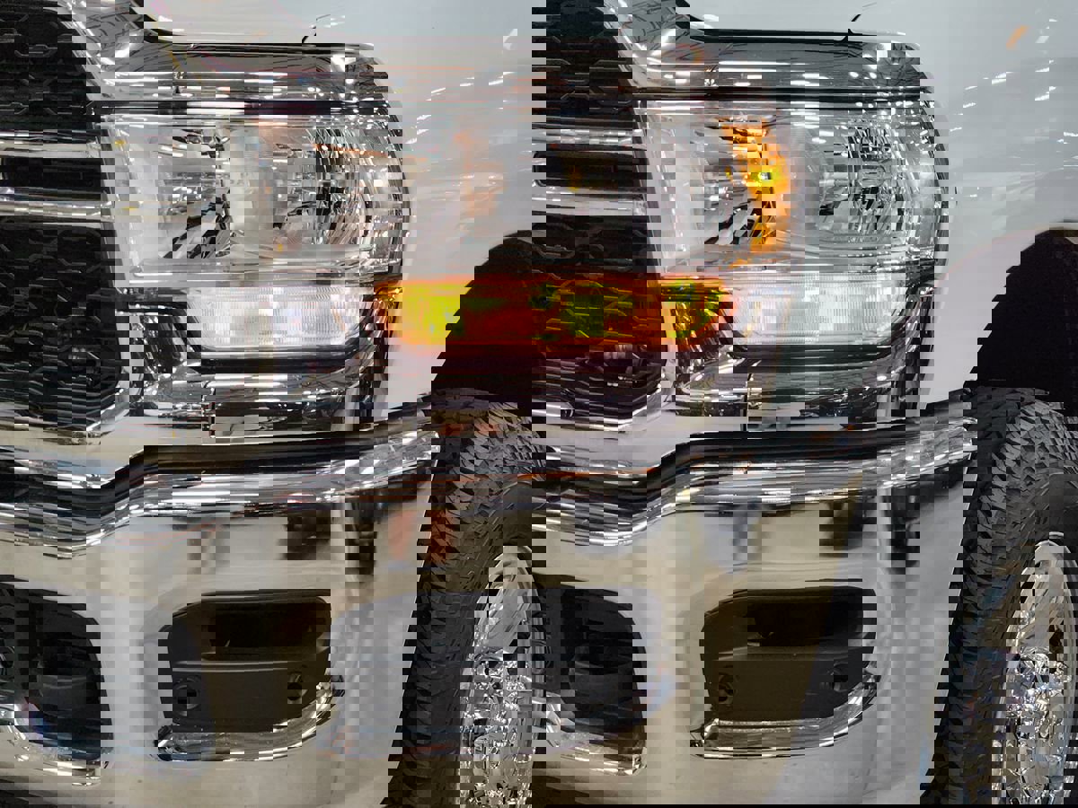 Used 2023 RAM 3500 Tradesman w/ Chrome Appearance Group image 13