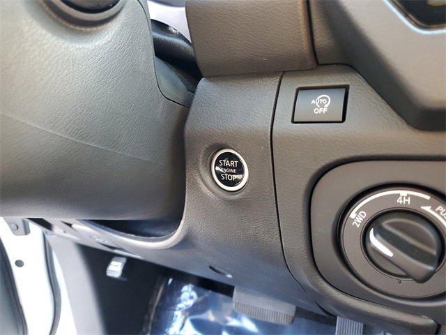 Used 2025 Nissan Frontier PRO-4X image 23