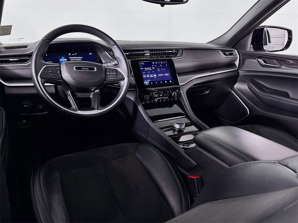 Used 2021 Jeep Grand Cherokee L Laredo image 27