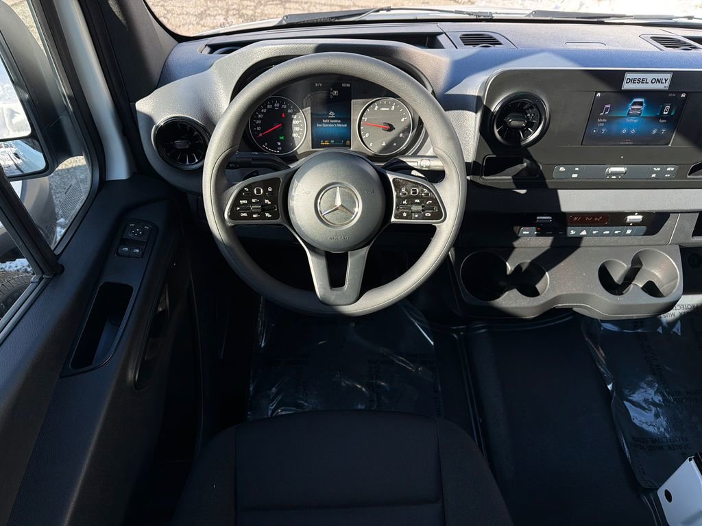 Used 2024 Mercedes-Benz Sprinter 2500 image 21