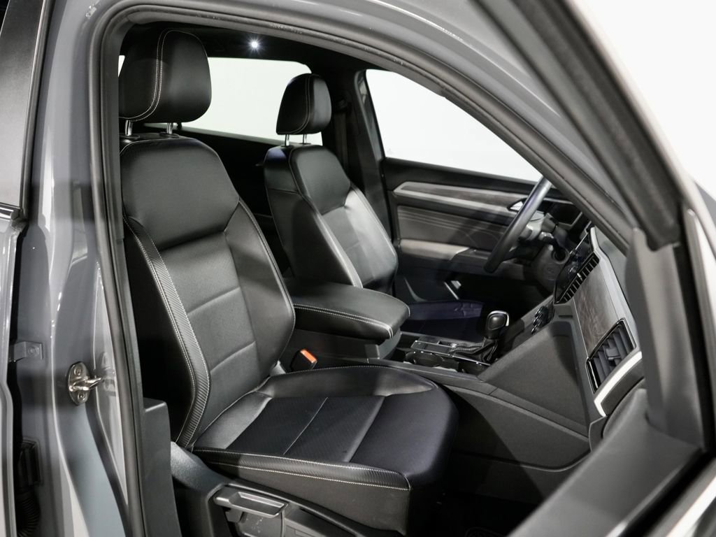 Used 2022 Volkswagen Atlas Cross Sport SE w/ Panoramic Sunroof Package image 23