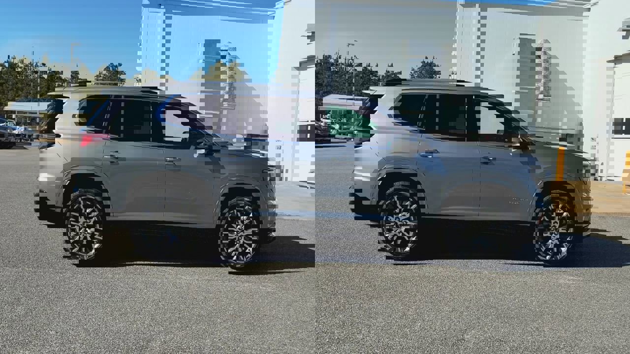 New 2026 GMC Acadia Denali Ultimate w/ LPO, Floor Liner Package image 44