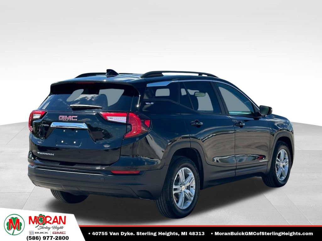 Used 2023 GMC Terrain SLE w/ Driver Convenience Package FWD image 4
