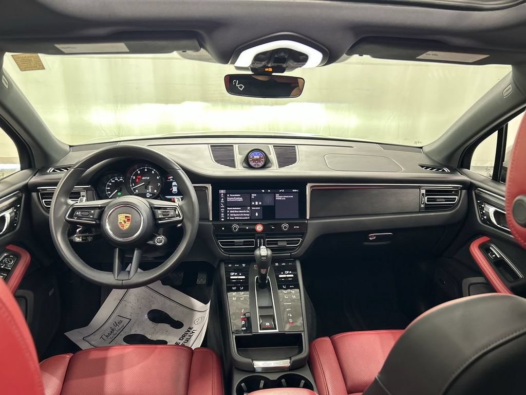 Certified 2025 Porsche Macan GTS AWD/4WD image 19