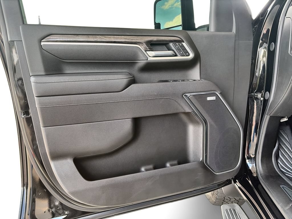 Used 2026 Chevrolet Silverado 2500 LTZ w/ LTZ Premium Package AWD/4WD image 23