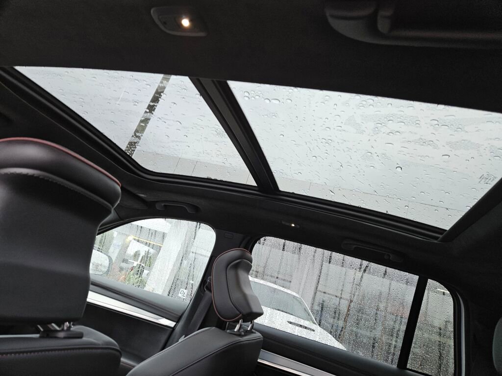 Used 2024 Jeep Wagoneer Launch Edition image 16