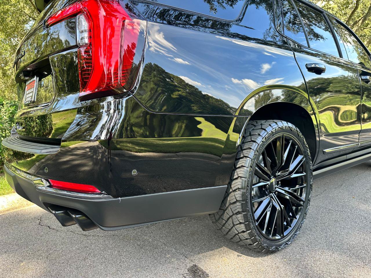 Used 2025 GMC Yukon Denali w/ Denali Reserve Package AWD/4WD image 70