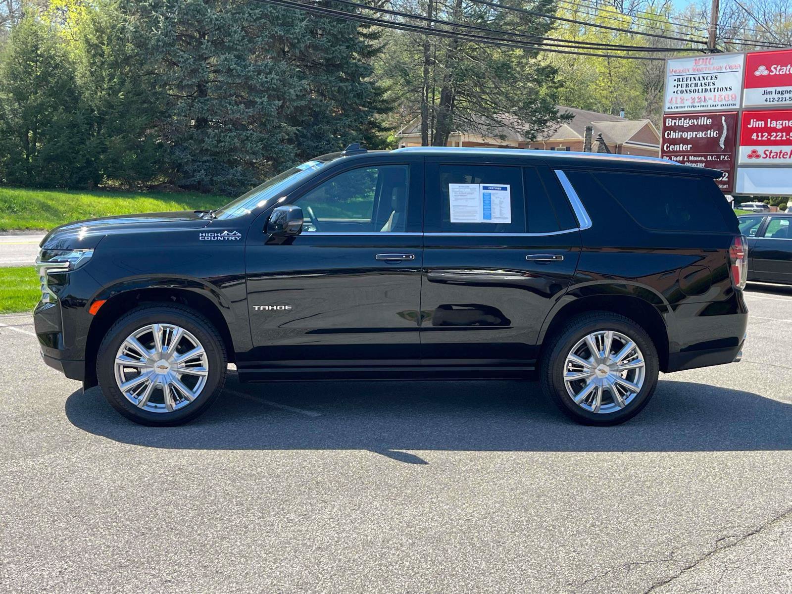 Used 2021 Chevrolet Tahoe High Country w/ Premium Package AWD/4WD image 4